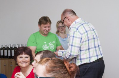 Hejtman Ladislav Okleštěk ocenil zaměstnance krajského úřadu za aktivní účast v soutěži Do práce na kole
