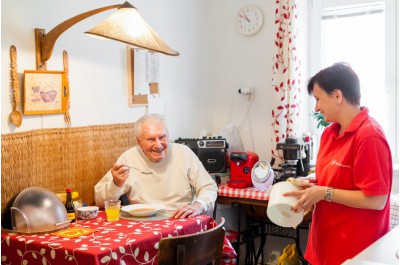 Maltézská pomoc slaví 15 let od svého vzniku. Patří mezi přední poskytovatele terénní osobní asistence seniorům v ČR