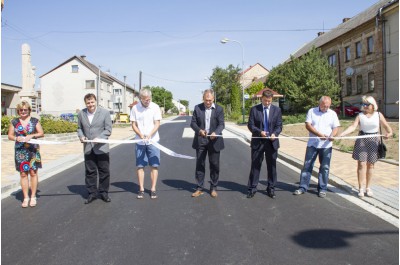 Náměstek hejtmana Jan Zahradníček otevřel zrekonstruovaný průtah Odrlicemi