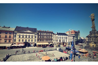 Volejbalistky Olomouce a Šternberku bavily Horní náměstí při beachové show