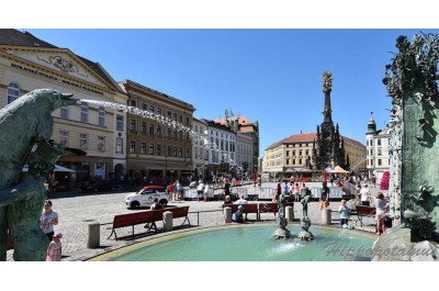Volejbalistky Olomouce a Šternberku bavily Horní náměstí při beachové show