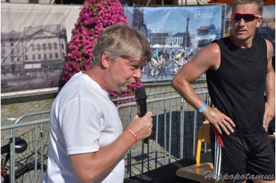 Volejbalistky Olomouce a Šternberku bavily Horní náměstí při beachové show
