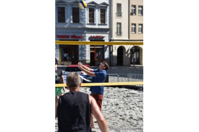 Volejbalistky Olomouce a Šternberku bavily Horní náměstí při beachové show