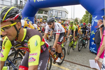 Druhým dnem pokračuje Czech Cycling Tour. Dnešní etapu odstartoval hejtman Ladislav Okleštěk