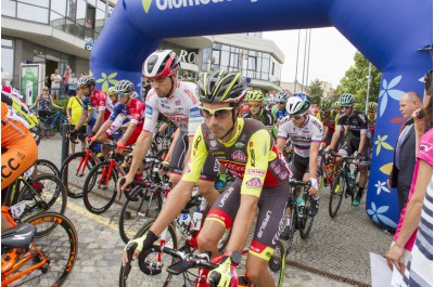 Druhým dnem pokračuje Czech Cycling Tour. Dnešní etapu odstartoval hejtman Ladislav Okleštěk