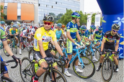 Druhým dnem pokračuje Czech Cycling Tour. Dnešní etapu odstartoval hejtman Ladislav Okleštěk