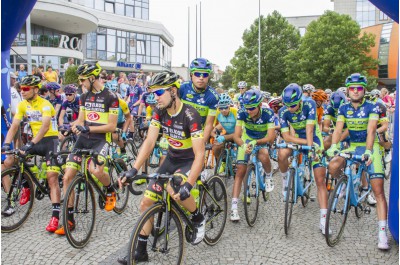 Druhým dnem pokračuje Czech Cycling Tour. Dnešní etapu odstartoval hejtman Ladislav Okleštěk