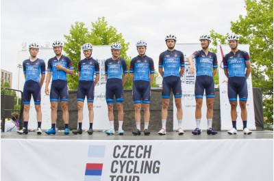 Druhým dnem pokračuje Czech Cycling Tour. Dnešní etapu odstartoval hejtman Ladislav Okleštěk