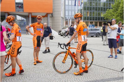 Druhým dnem pokračuje Czech Cycling Tour. Dnešní etapu odstartoval hejtman Ladislav Okleštěk