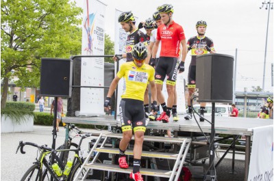 Druhým dnem pokračuje Czech Cycling Tour. Dnešní etapu odstartoval hejtman Ladislav Okleštěk