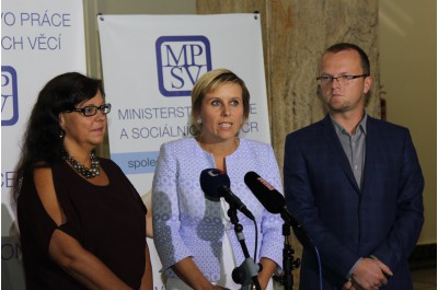 Kraje obdrží od Ministerstva práce a sociálních věcí doplatek 822 milionů korun na růst platů v sociálních službách