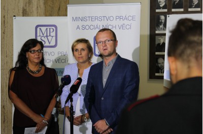 Kraje obdrží od Ministerstva práce a sociálních věcí doplatek 822 milionů korun na růst platů v sociálních službách