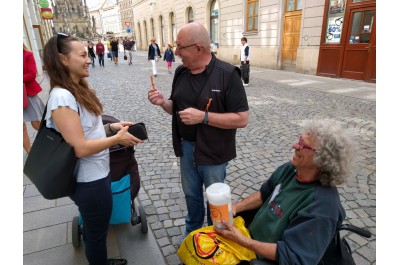 Září ve znamení začátku školy, ale i tradiční sbírky Zasukované tkaničky