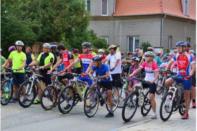 Na kola sedli závodníci všech generací Foto: Jan Teimer