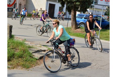 Na kola sedli závodníci všech generací Foto: Jan Teimer