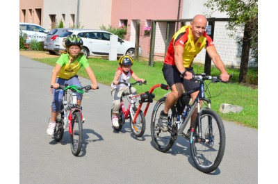 Na kola sedli závodníci všech generací Foto: Jan Teimer