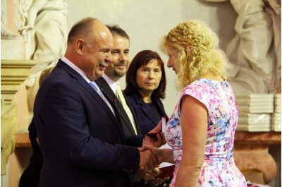 Zachraňují životy zadarmo. Hejtman je ocenil Zlatými kříži 