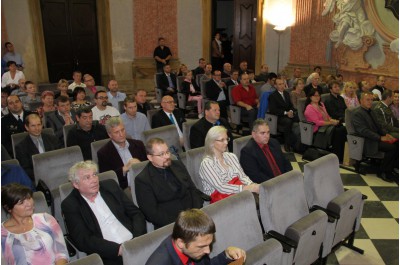 Zachraňují životy zadarmo. Hejtman je ocenil Zlatými kříži 