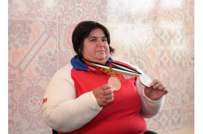 Paralympijská vítězka přivezla další medaile