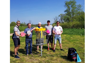 V kraji získává popularitu discgolf