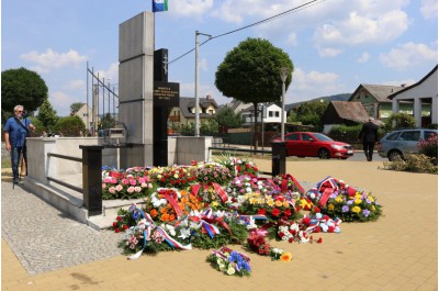 Zástupci kraje uctili památku vypálené obce