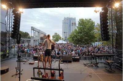 Páteční koncert prosvítilo slunce, sobotní ukončila bouřka