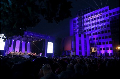 Páteční koncert prosvítilo slunce, sobotní ukončila bouřka