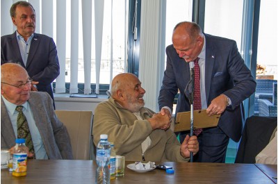 Hejtmanství přispěje politickým vězňům na léky