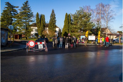 Nová vozovka usnadní průjezd přes Lazníky