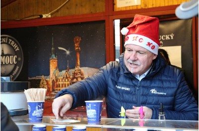 Hejtmanův punč lidem chutnal. Radovat se z toho bude Klokánek