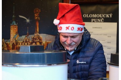 Hejtmanův punč lidem chutnal. Radovat se z toho bude Klokánek