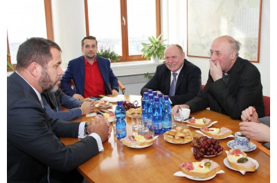 Zdravotní sestřičky budou studovat v nové škole. Její vznik podpoří Olomoucký kraj