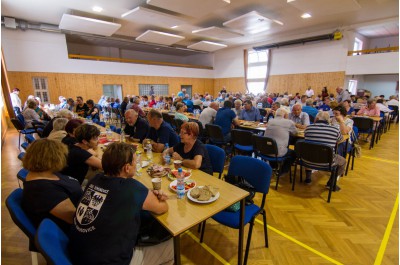 Čtvrtek patřil v Přáslavicích hasičům