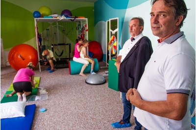 Kraj pomůže rodinám dětí s neurologickým onemocněním. Přispěje na jejich rehabilitaci