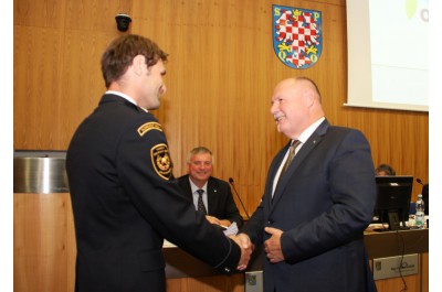 Hejtman ocenil profesionálního hasiče Michala Přecechtěla. Za zlato ze světových her 
