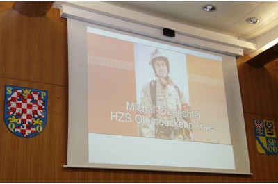 Hejtman ocenil profesionálního hasiče Michala Přecechtěla. Za zlato ze světových her 