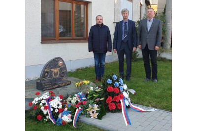 Náměstek hejtmana Dalibor Horák uctil památku letce Josefa Františka
