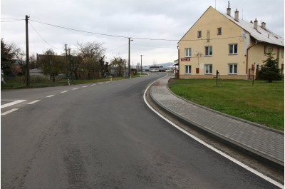 Průtah Libinou je další v řadě silnic, které letos kraj opravil