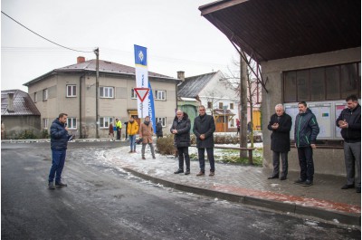 Pátek 13. nepřinesl smůlu, ale další opravené silnice 