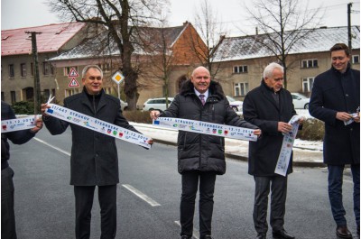 Pátek 13. nepřinesl smůlu, ale další opravené silnice 