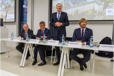 Návštěva premiéra v kraji měla dvě velká témata – zdravotnictví a dopravní stavby