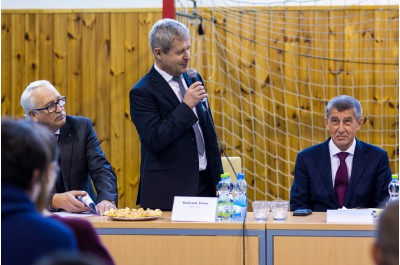 Návštěva premiéra v kraji měla dvě velká témata – zdravotnictví a dopravní stavby