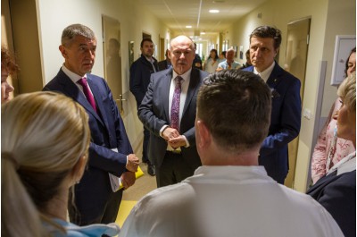 Návštěva premiéra v kraji měla dvě velká témata – zdravotnictví a dopravní stavby