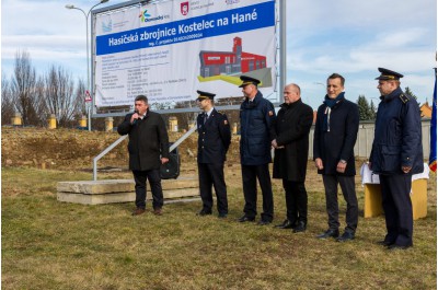 Kostelečtí hasiči budou mít novou zbrojnici. Stavba už začala