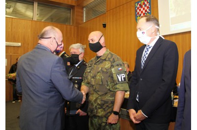 Hejtman udělil 12 medailí. Patří vám všem 