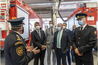 Premiér v kraji. Poděkoval záchranářům a navštívil firmy, které pomohly během koronakrize 