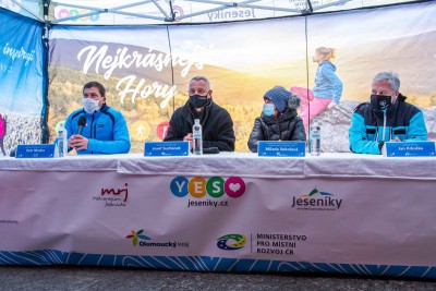 V Jeseníkách jezdí nová rolba. Běžkaři se mají na co těšit