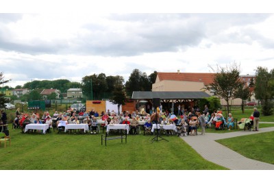 Zahradní slavnost pro klienty SeniorCentra v Olomouci