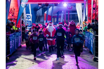 Závodníci Christmas Night Run Olomouc rozzářili Floru  Foto: Tomáš Stoupa