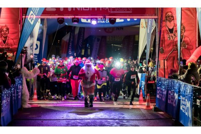 Závodníci Christmas Night Run Olomouc rozzářili Floru  Foto: Tomáš Stoupa